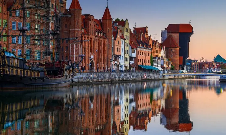 Gdansk, Sopot and Gdynia Tour with Private Car and Local Cuisine