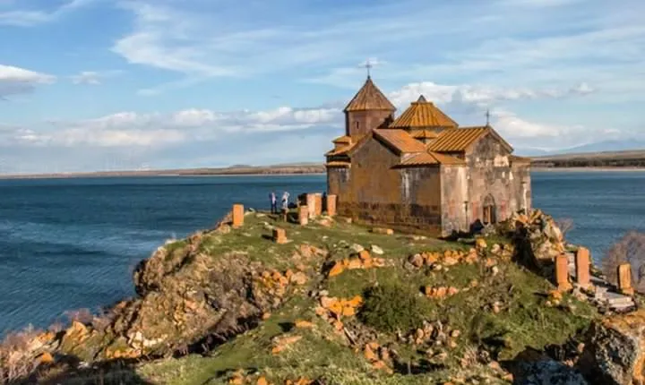 Private tour to Khor Virap, Areni winery, Noravank, Selim pass, Hayravank