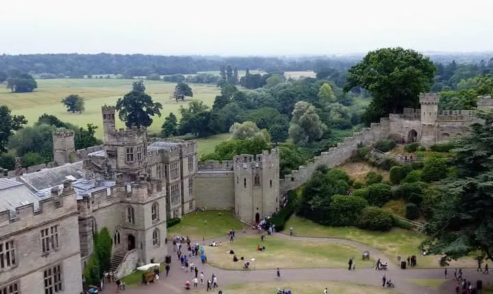 Oxford Cotswold and Warwick Castle Private Tour with Admission