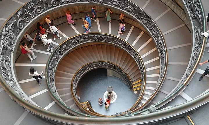 Vatican Museum and Sistine Chapel tour with official guide