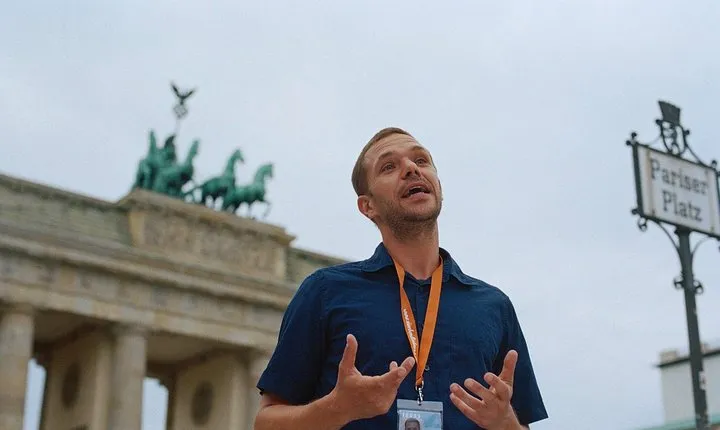 Berlin History Walking Tour with a French-Speaking Guide