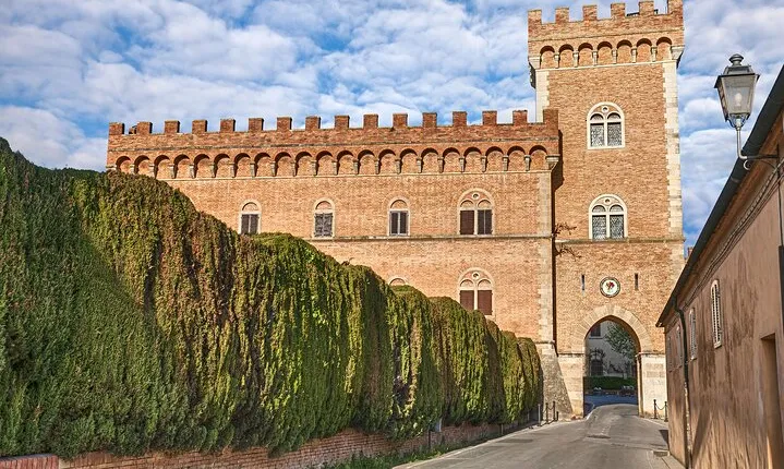 Private Full-Day Customizable Tour to Bolgheri from Florence