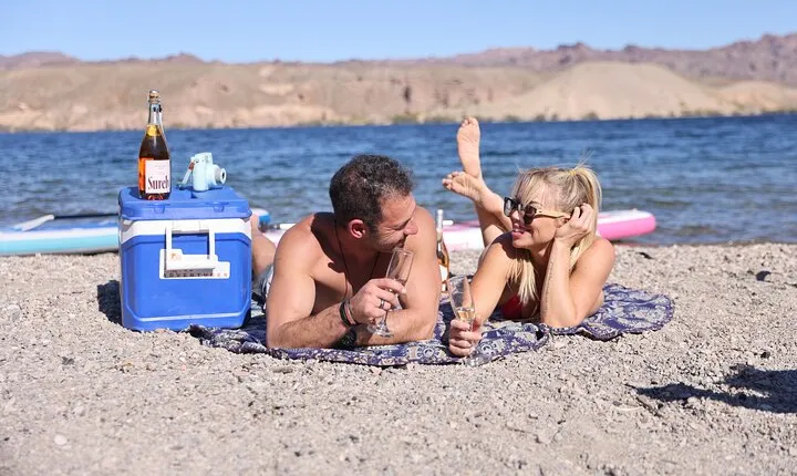 Lake Date for Two: Paddleboard & Picnic by Hoover Dam