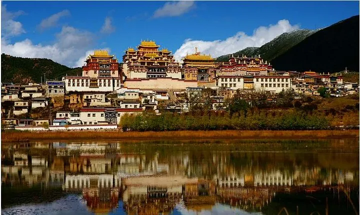 Private Day Trip of Shangri-La with Tibetan family visit