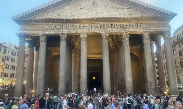 Pantheon Fast Track Entrance with Audio Guide