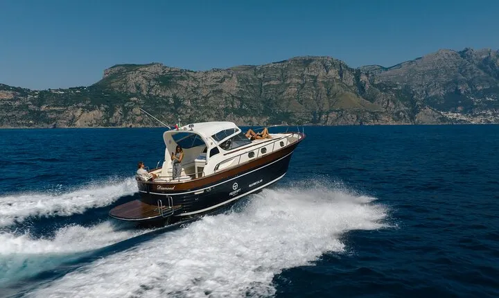 Capri Tour from Sorrento - 38ft Motorboat APREAMARE