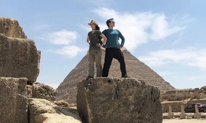 Full - Day Tour to Giza Pyramids , Cairo Museum & Bazaar Includes Lunch