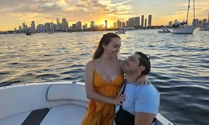 2 hrs Miami Private Boat Tour with Cooler, Ice, Bluetooth Stereo