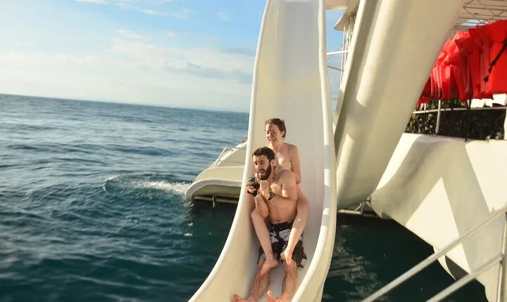 Ocean King Catamaran: Full-Day Adventure from San José or Jacó