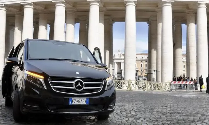 Private Sightseeing Tour of Rome and Vatican Museums with Your Driver