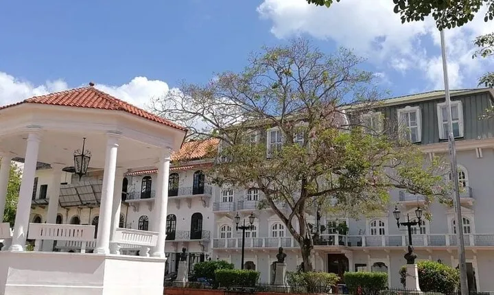 Guided Colonian Heritage Walking Tour in Panama
