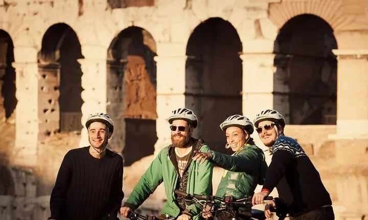 Rome City Small Group Bike Tour with quality Cannondale EBike
