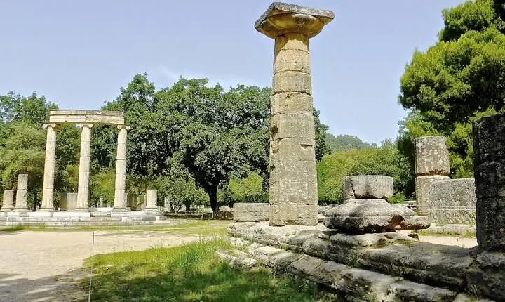 Private Tour of Olympia with Honey Farm & Local Market Tasting