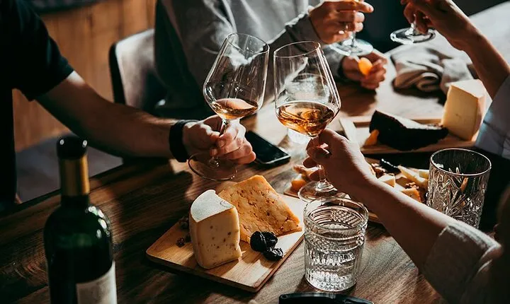 Etna Wine & Food Tasting plus Honey Laboratory Private Tour