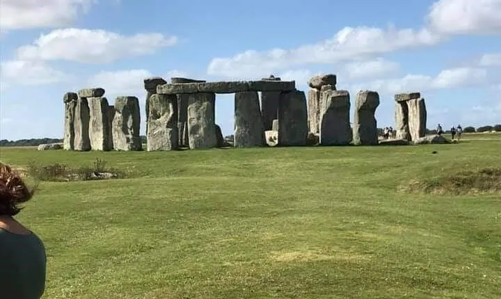 Private Round Trip from London to Stonehenge & Salisbury & Bath