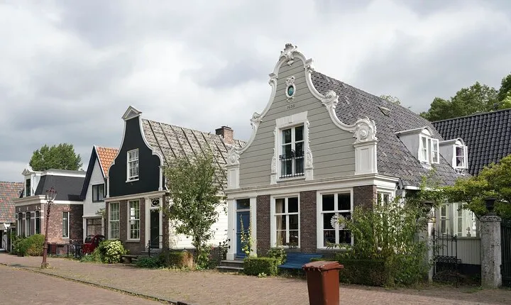 Unique Combi tour, Historical & Urban Bike Tour of Amsterdam