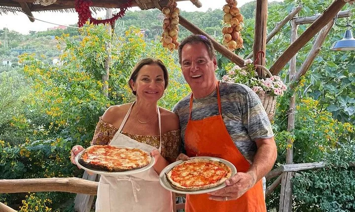 Sorrento Pizza Class with Wine, Limoncello and Transfer Included