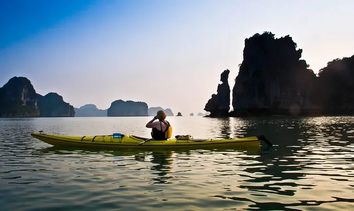 2 Days 1 Night Luxury Cruise Tour in Halong Bay