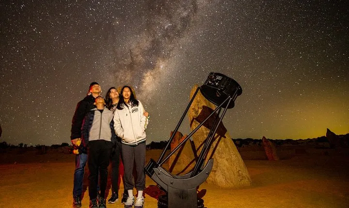 Pinnacles Desert Sunset Dinner and Stargazing Tour