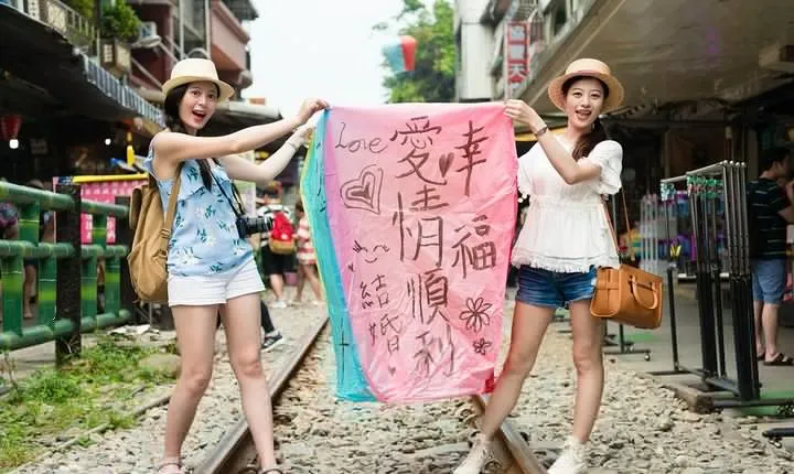Private Jiufen & Pingxi Day Tour with English-Speaking Guide