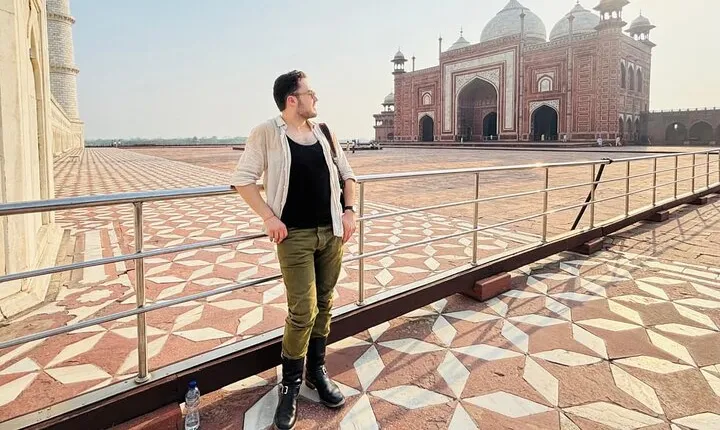 Sunrise Taj Mahal & Agra Private Tour from Delhi with 5-Star Meal