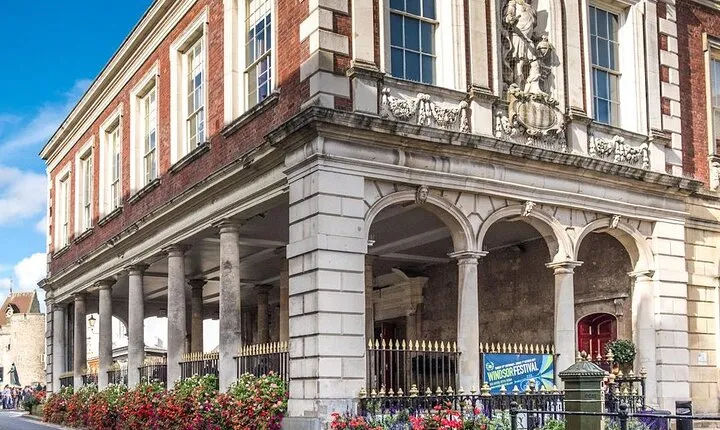 Guided Walking Tour of Royal Windsor for large groups 10+