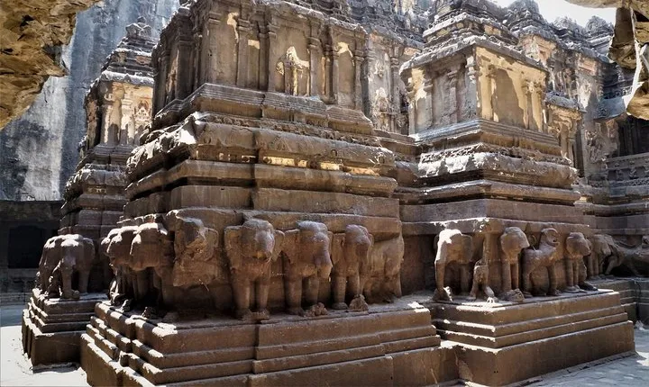 Mumbai to Ellora 3-Day Tour with Ajanta Caves