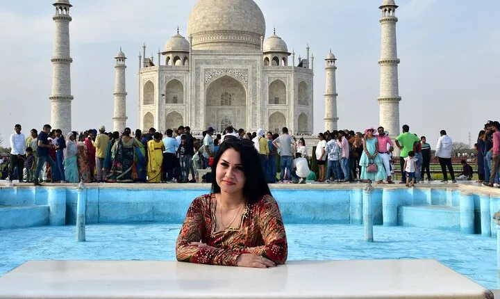 Skip the Line Taj Mahal at Sunrise Tour Package from Delhi