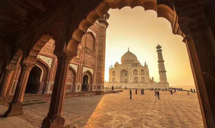 8 Days Private Golden Triangle tour with Ancient city Varanasi for Backpackers