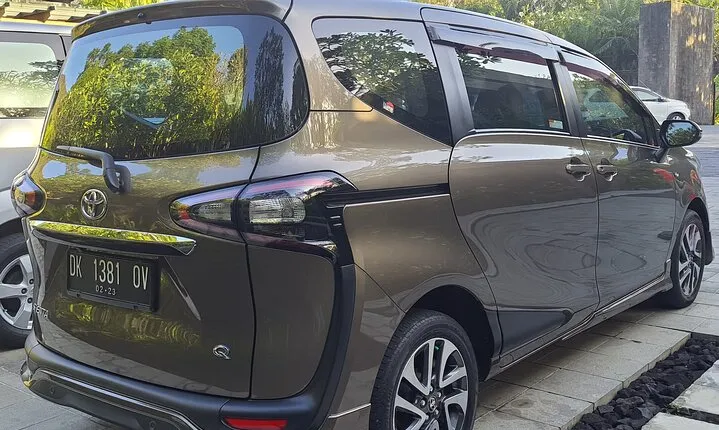 Bali Airport Transfer Check in or Check out Sanur Area Luxury Car