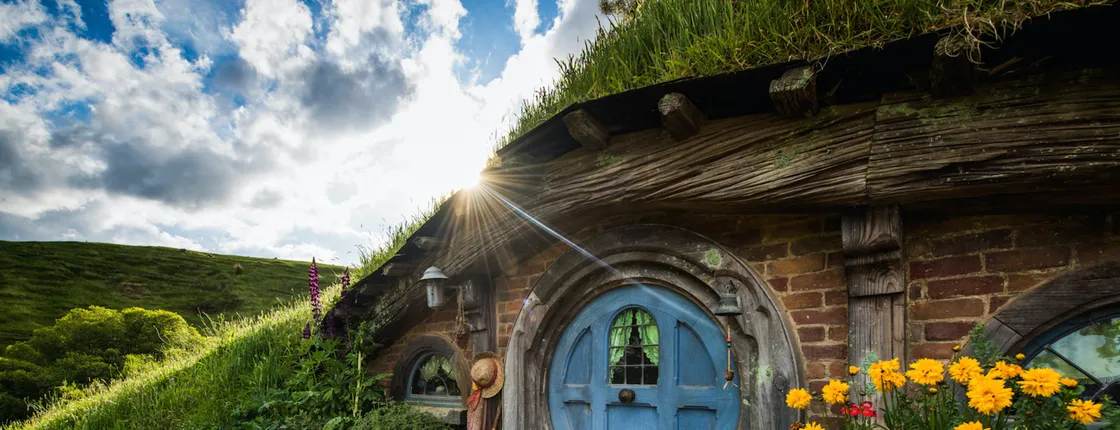Auckland to Rotorua via Hobbiton movie set tour