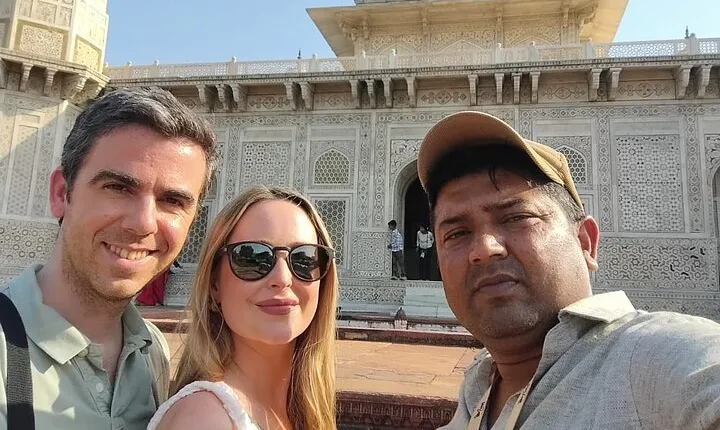 Same day Agra sightseeing from Delhi by AC Vehicle All Inclusive