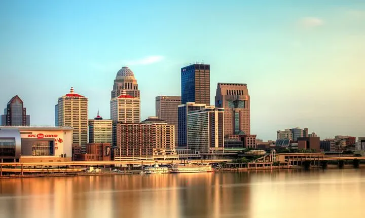 Smartphone-Guided Walking Tour of Downtown Louisville Sights & Stories