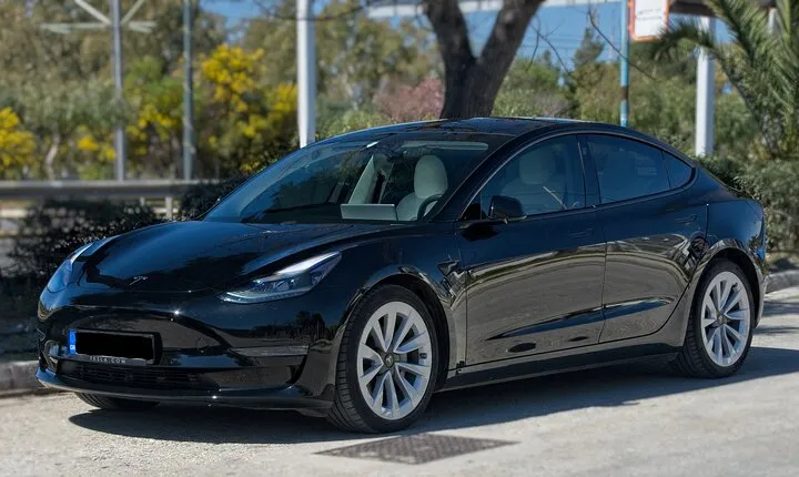 Athens City Highlights Half Day Private Tour with Tesla