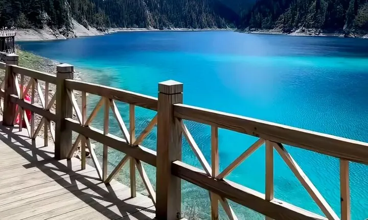 Jiuzhaigou 5A Scenic Area and Huanglong 5A Scenic Area
