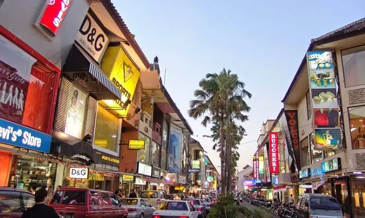 Kuta District Shopping Trip with Spa Massage