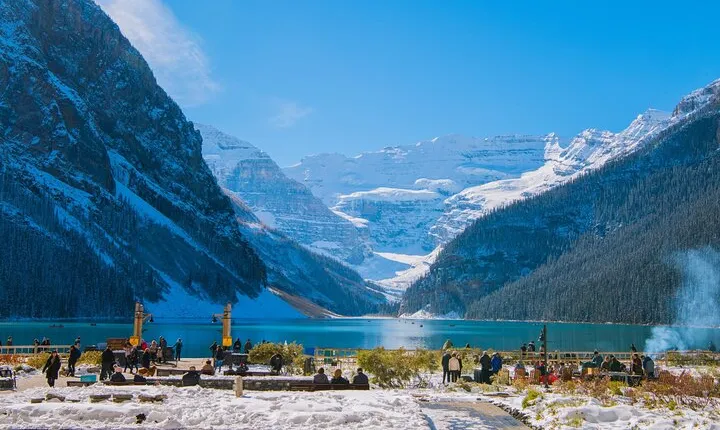 Moraine Lake and Lake Louise Half Day Tour