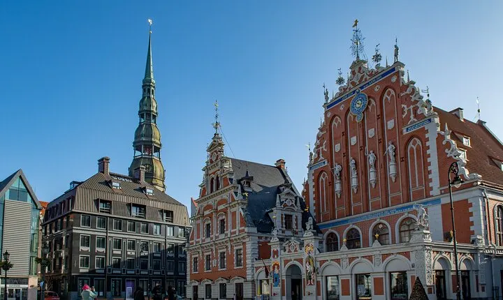 Riga Old Town Walking Tour in a Small Group
