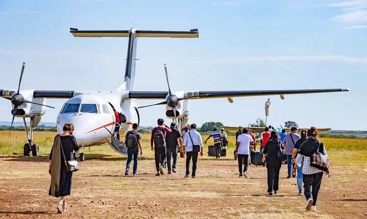 4 Days Maasai Mara Flying Luxury Safari at Keekorok Lodge on Jeep