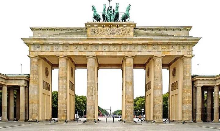 Private Shore Excursion: All-Highlights of Berlin (shared port transfer)