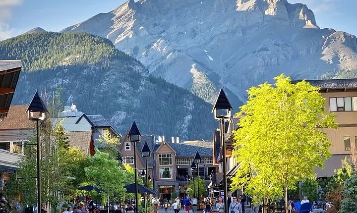 Banff Gondola Hot spring and Lake Louise day tour