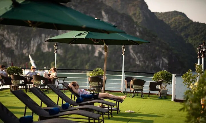 Luxury Cruise : The Unique Way Explore Halong & Lan Ha Bay (2D1N)