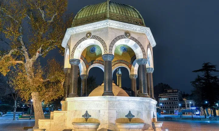 4-Days Tour in Istanbul with Dinner with Belly Dancing Show and Turkish Bath