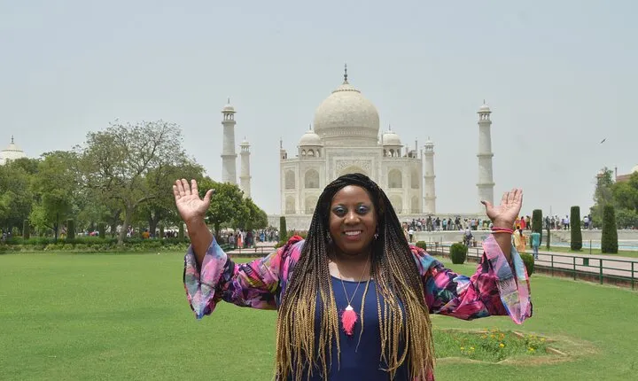 Overnight Taj Mahal & Agra City Tour from Delhi by Train