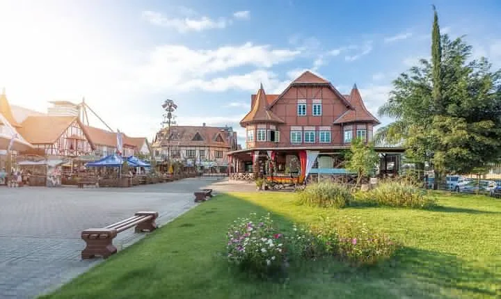 Tour to the European Valley Blumenau and Pomerode