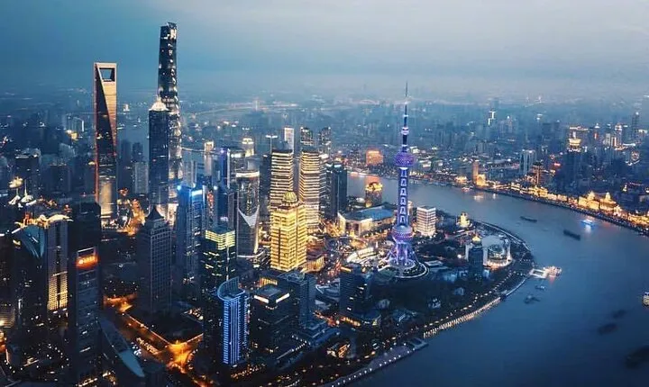 Private Shanghai Layover Tour of City Highlights with All Inclusive Option