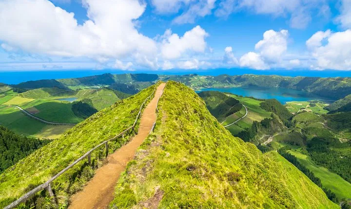 Sete Cidades & Lagoa do Fogo - Private Group Tour