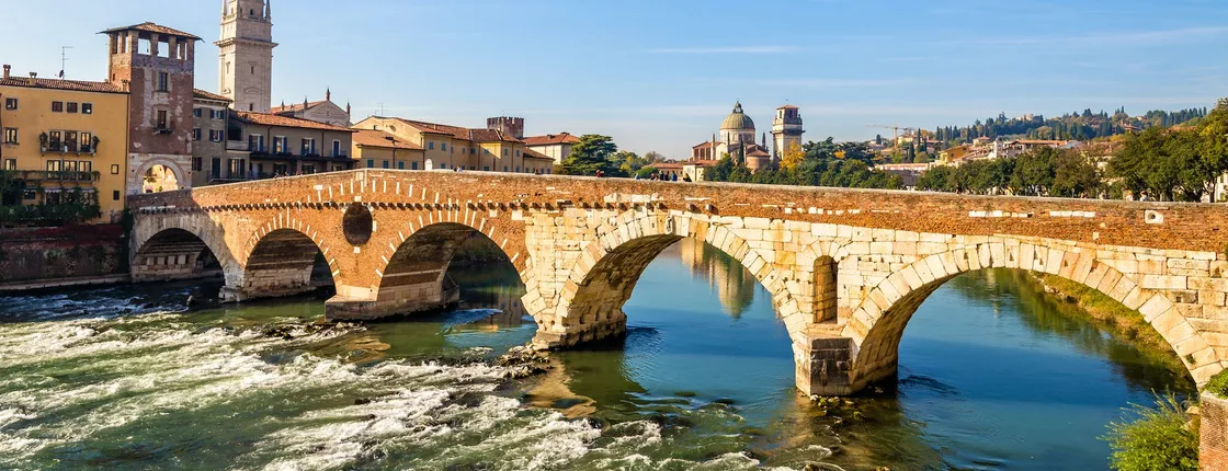 Small Group Walking Tour in Verona with a Local Guide