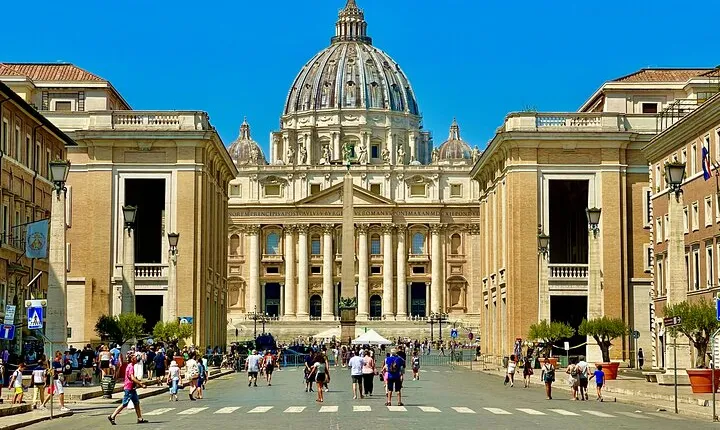 Rome St. Peter's Basilica Visit and Underground Catacombs Tour