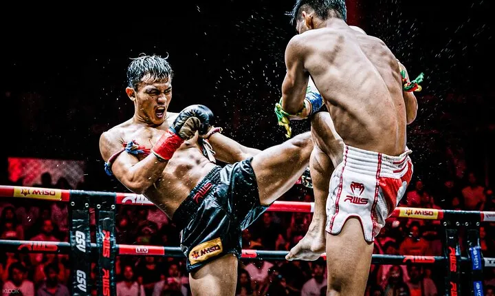 [Official] Muay Thai Boxing Match at Rajadamnern Stadium
